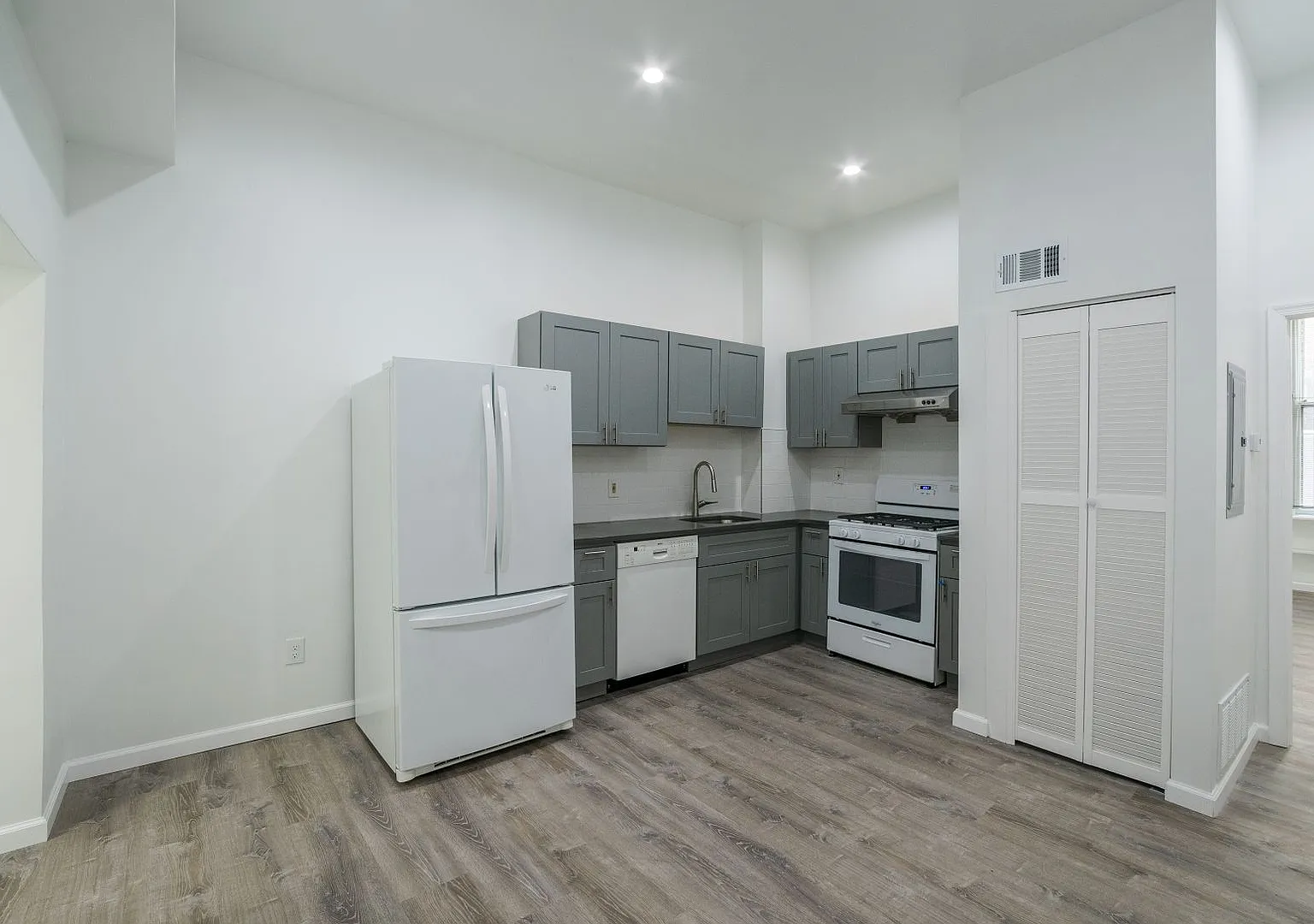 No Longer Under Management as of 4/17/26 - 1726 Pine Street — Photo 1
