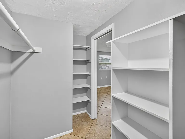 5439 Silver Spur Dr — Photo 18