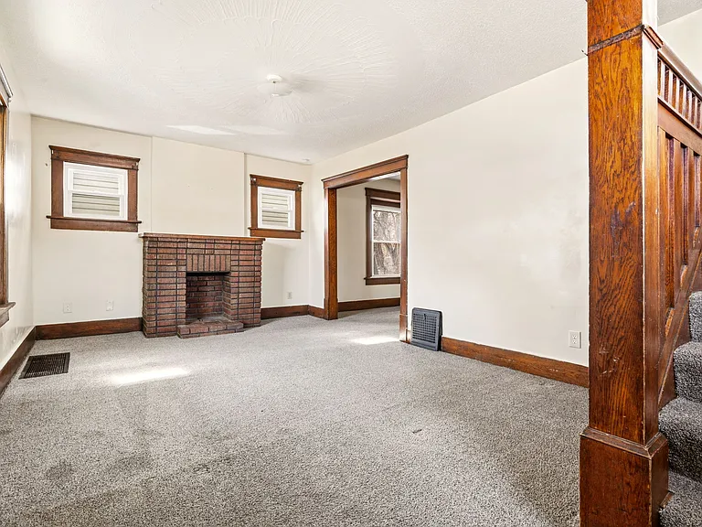 488 Alexander St — Photo 18
