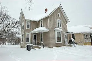 212 Perry St photo 1