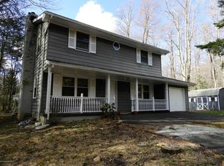 1096 Salamanca Dr, Tobyhanna, PA