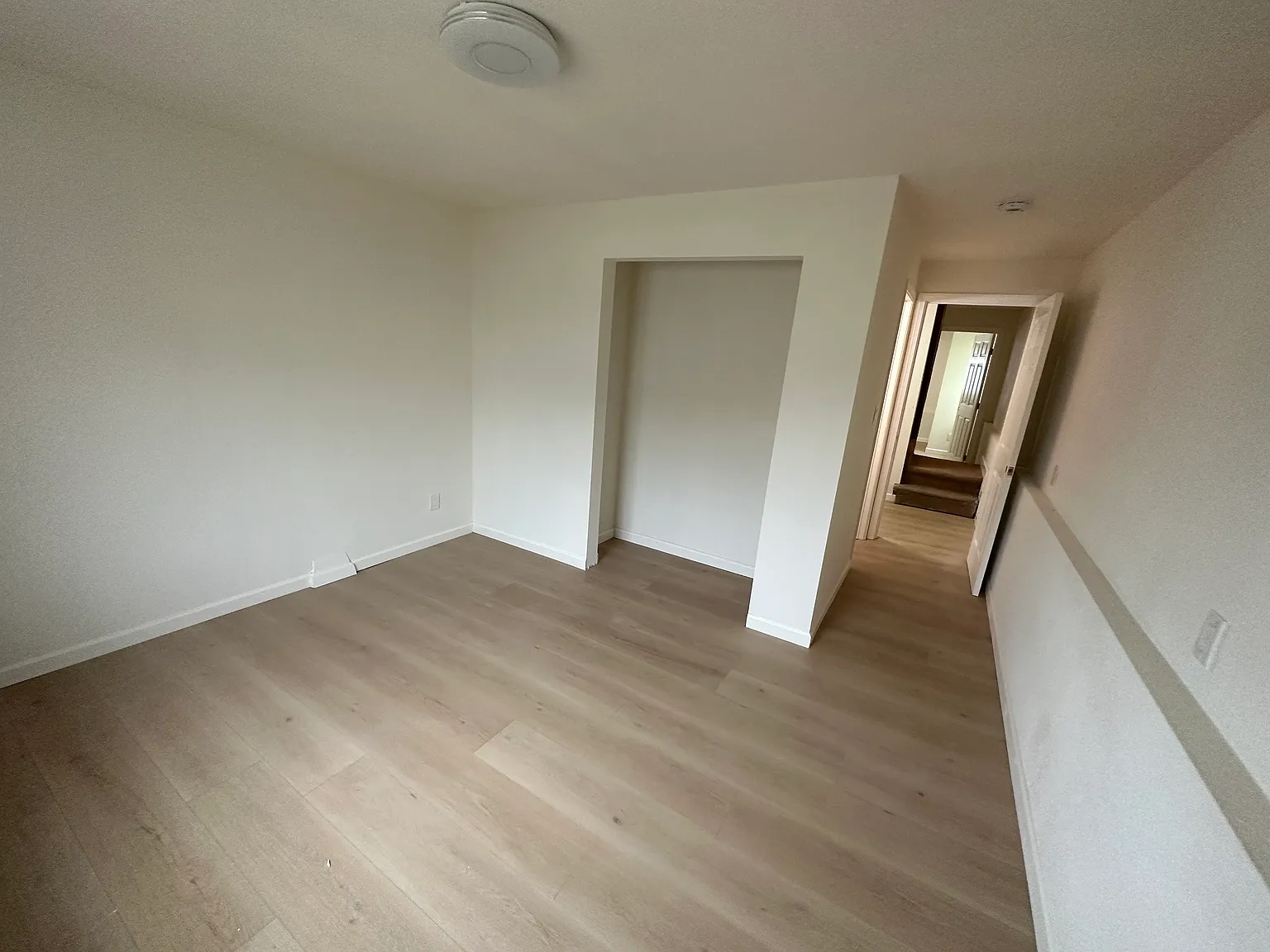 1 bed, 500 sqft, $1,200 — Photo 3