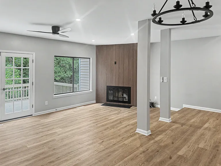 274 Mariners Cir — Photo 13