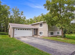 2966 Deerpath ROAD, Lake Geneva, WI 53147