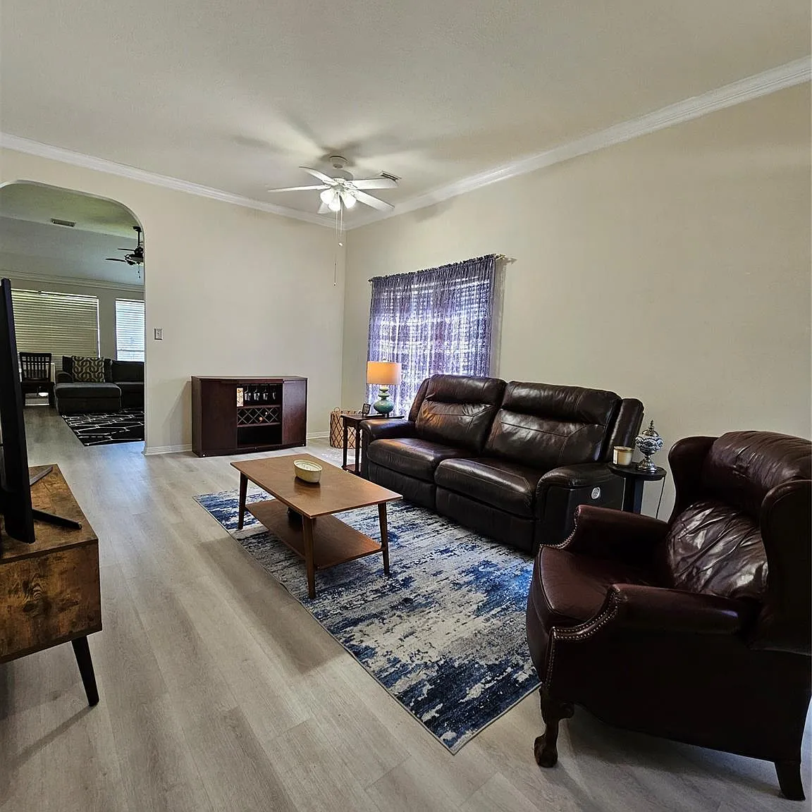 3 bed, 2.0 bath, 1501 sqft, $2,000 — Photo 3