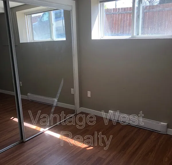 2433B Sexsmith Rd — Photo 9