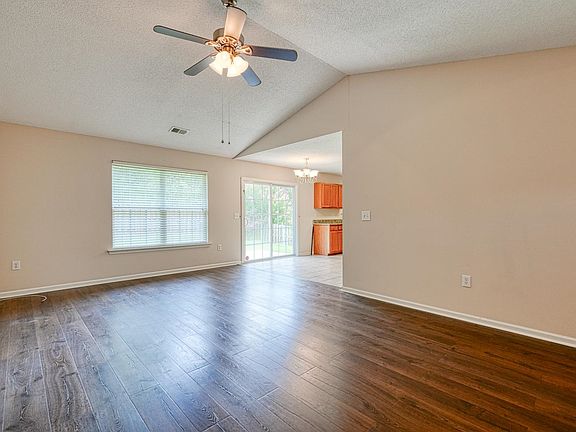 4th image of 507 Hamilton Chase Dr