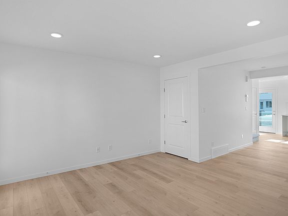 2nd image of 505 177th Ave NW