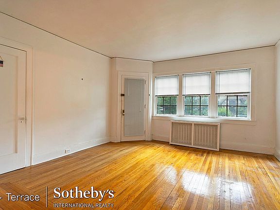 3rd image of 258 Burns St