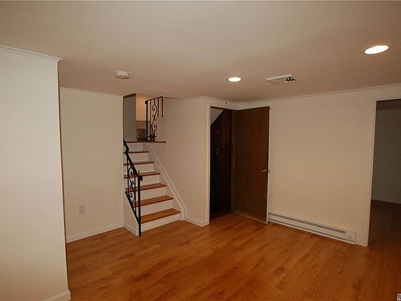 3rd image of 45 Larch Dr