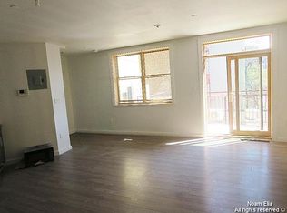 370 S 4th St #3A, Brooklyn, NY 11211