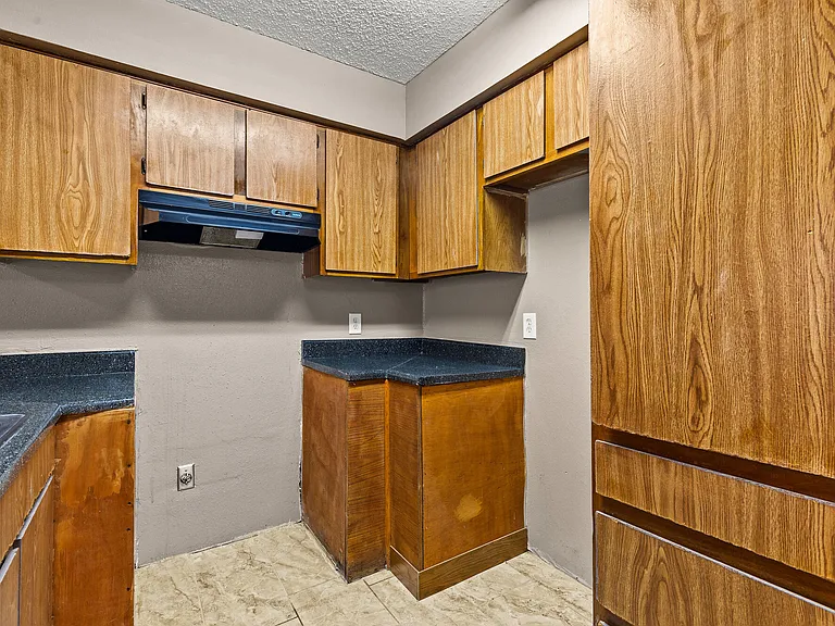 Towne East Village Apartment Homes — Photo 34
