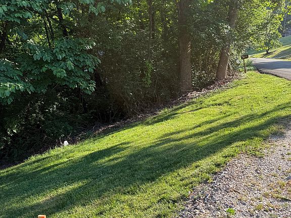 2nd image of 5016 Ridgemont Dr