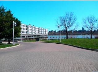 103 The Promenade Promenade, Edgewater, NJ 07020