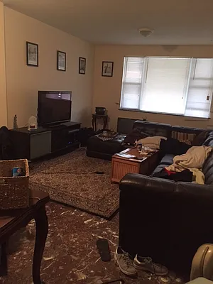 Rented by Halvatzis Realty | media 12