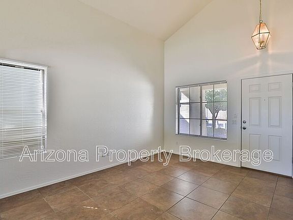 4th image of 34437 N Picket Post Dr