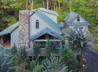 941 Dover Falls Trl, Ellijay, GA 30540