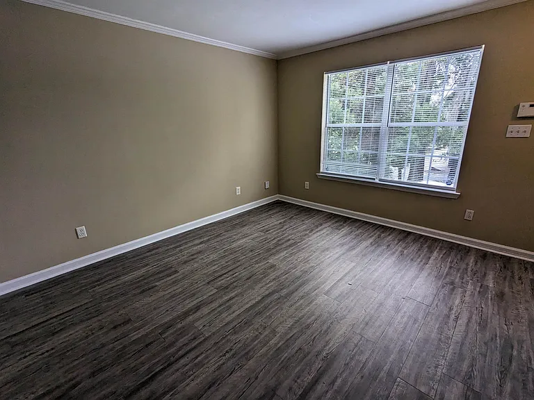 729 Wailes St — Photo 2