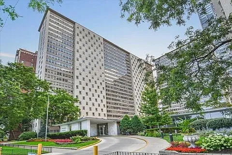 3950 N Lakeshore Dr #2124D — Photo 6