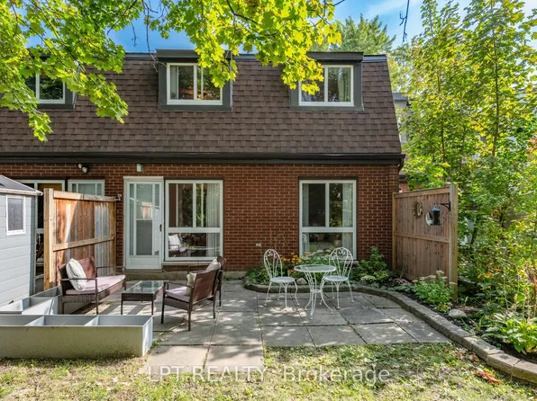 2080 Ogilvie Rd #7J, Ottawa, ON K1J 7N8