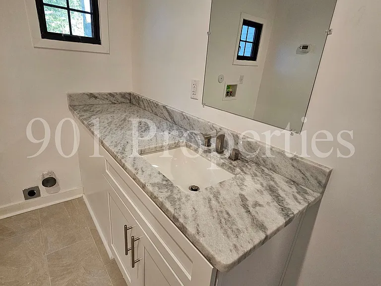 94 E Lafayette Cir — Photo 9