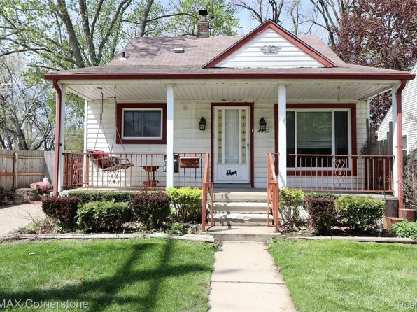 4532 Howe Rd, Wayne, MI 48184