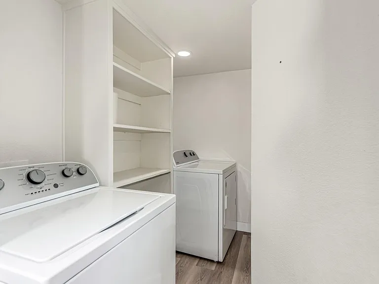 1538 E Laurel Ave — Photo 26