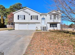 1501 Rose Garden Ln, Loganville, GA 30052