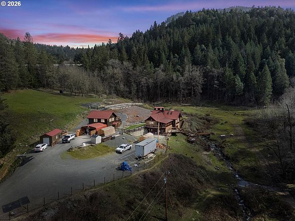 3rd image of 928 Old Stage Rd