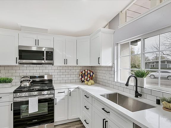 2nd image of 2521 Landwood Way