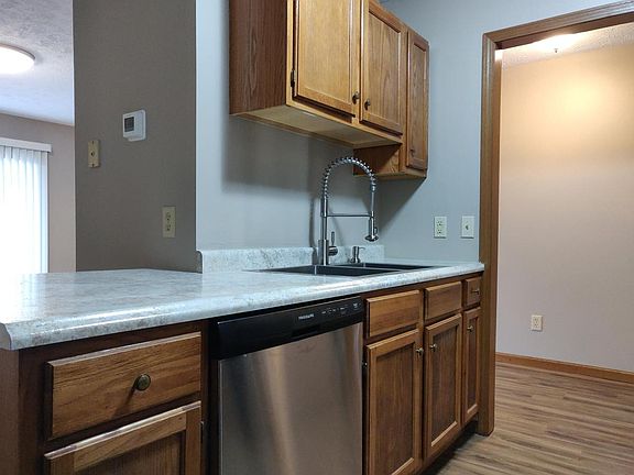 3rd image of 625 N 4th St #1-625N4-1