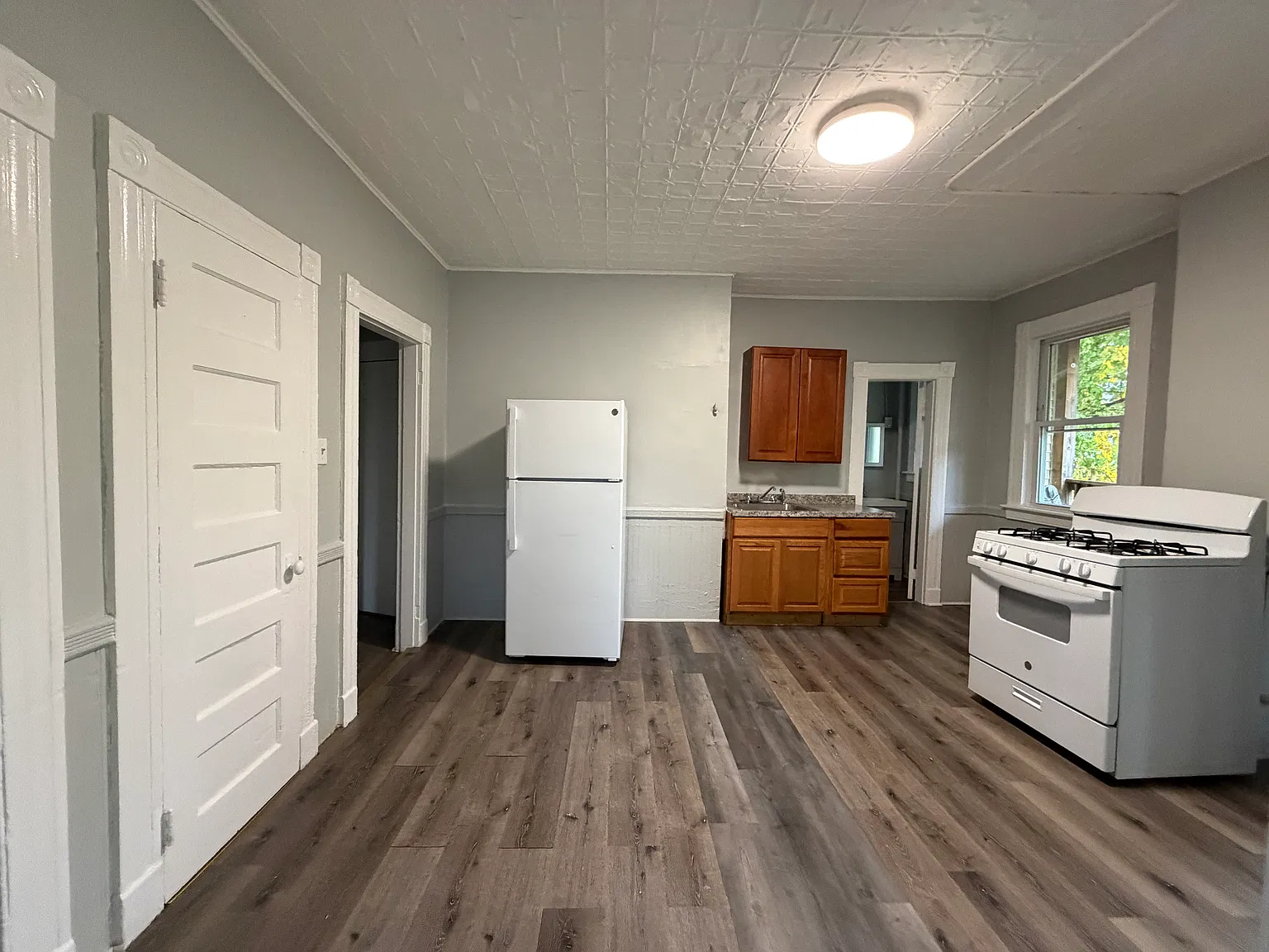2 bed, $1,150 — Photo 2