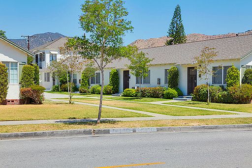 4th image of 737 W Crescent Dr