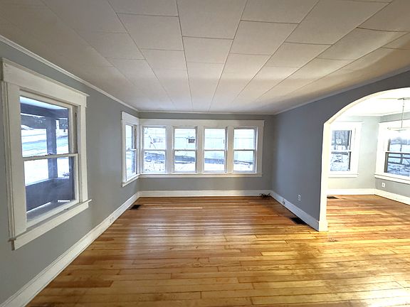 5th image of 306 Dehart Ave #1