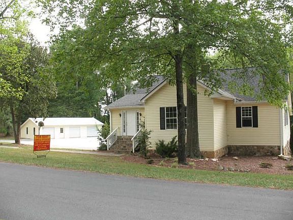 front of house & garage view