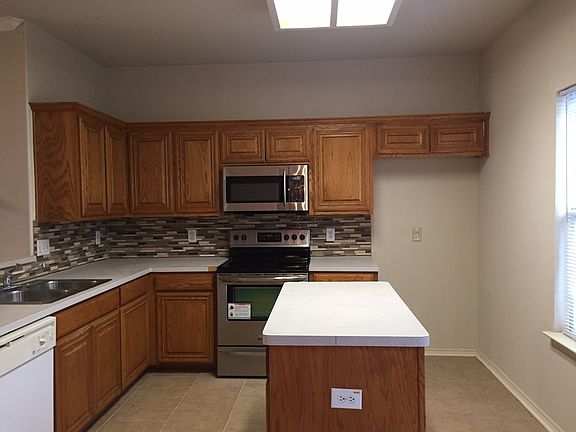 3rd image of 7111 Norman Ln