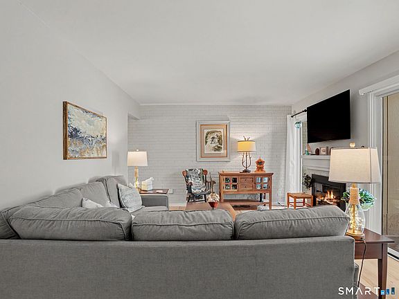 5th image of 85 Viscount Drive #15B