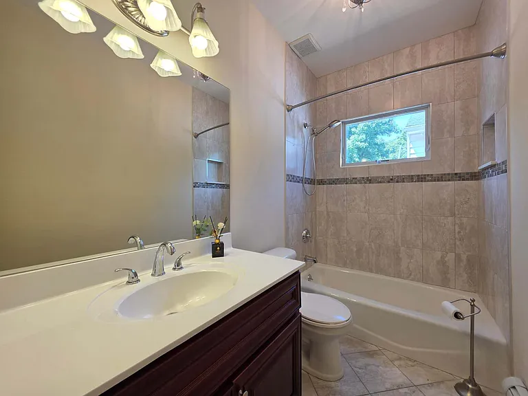16 Allen Pl #1 — Photo 5