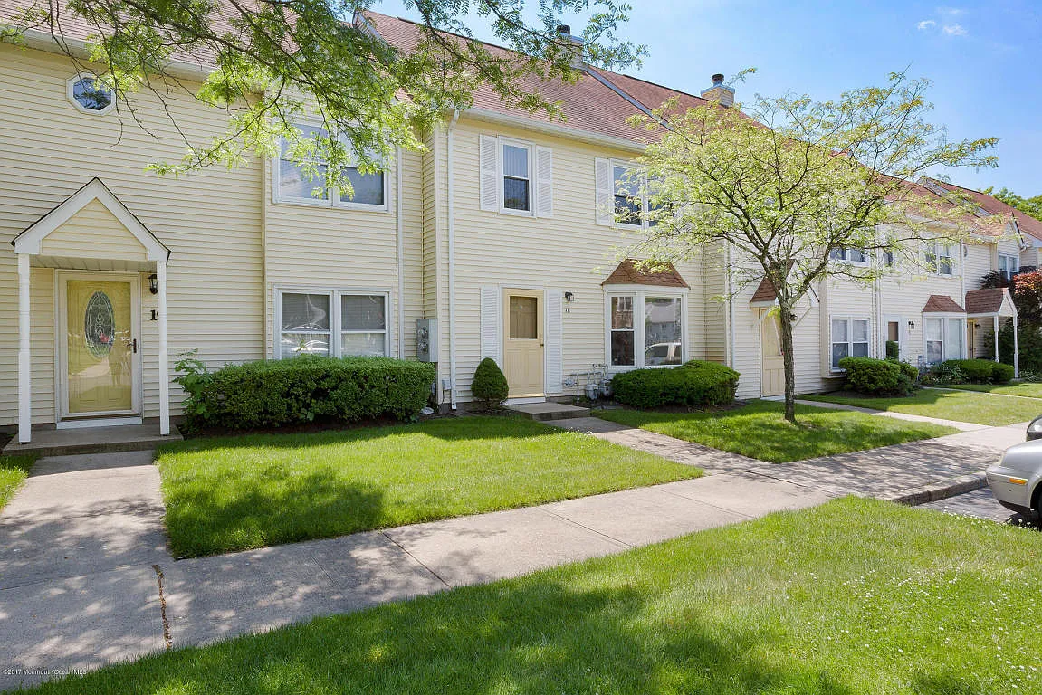 17 Forge Ct photo 1