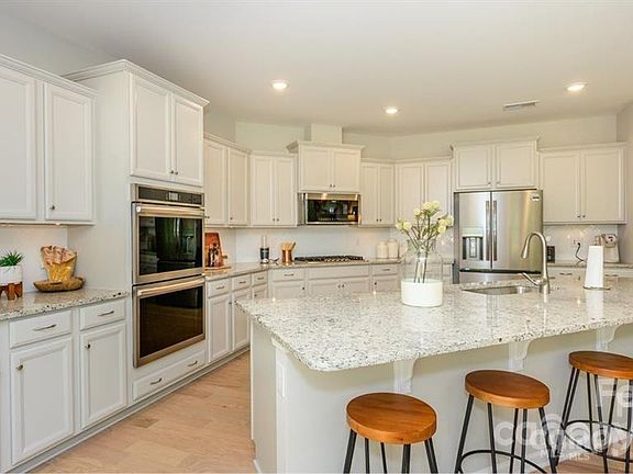 2nd image of 117 Kelham Ln #438