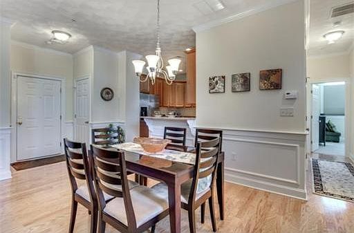 4th image of 215 Harvard St #25