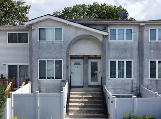 6 Sea Crest Ln, Staten Island, NY 10307
