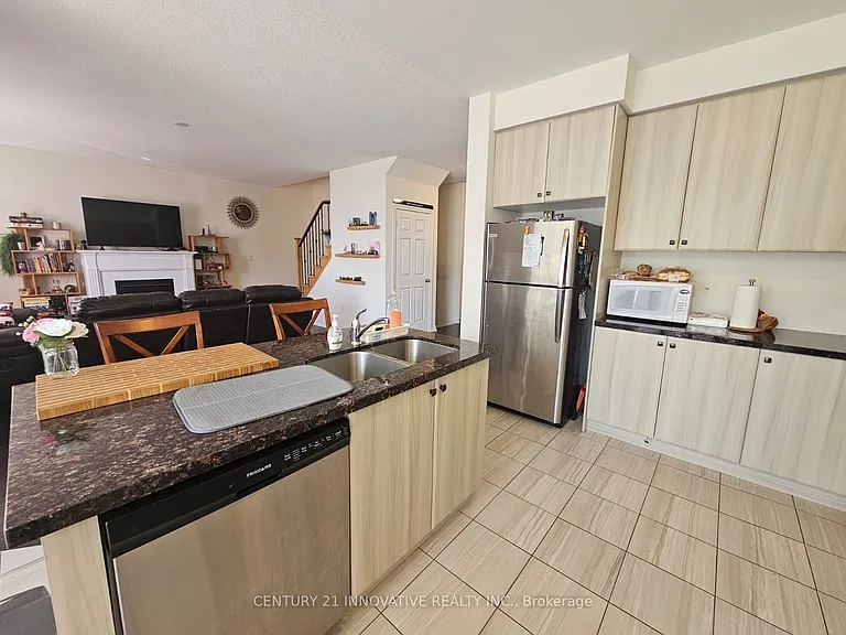 219 Northglen Blvd — Photo 8