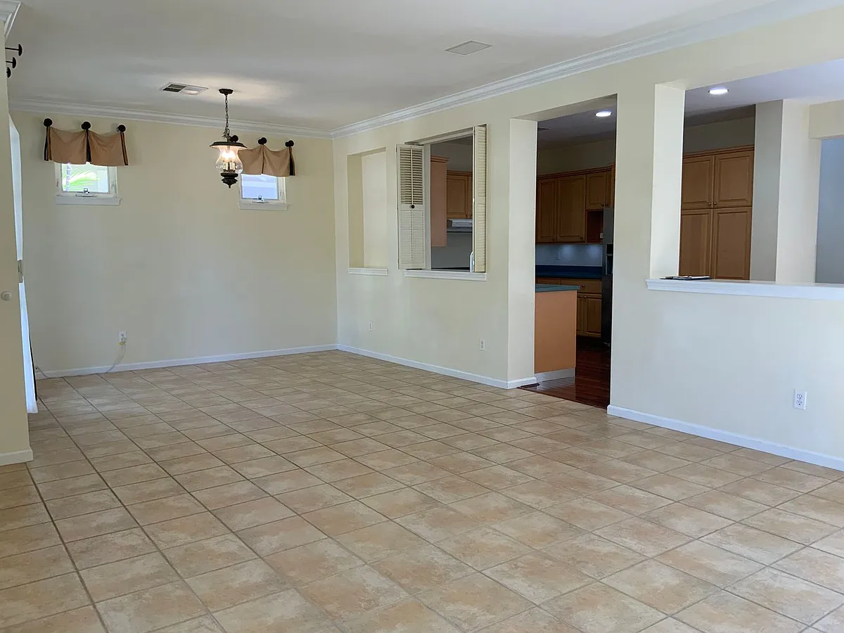 Building Photo - 520 Lunalilo Home Rd #CW209