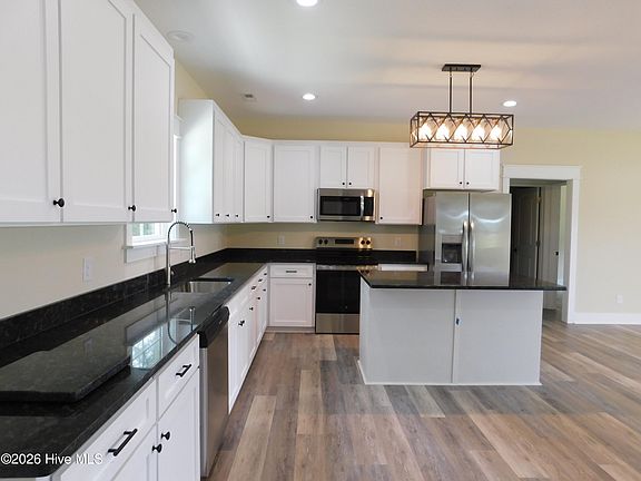 5th image of 858 Middle Swamp Road