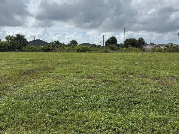 1126 NW 9th St, Cape Coral, FL 33993