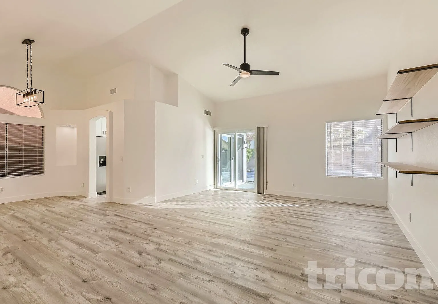 4141 W Fallen Leaf Ln Glendale AZ — Photo 2