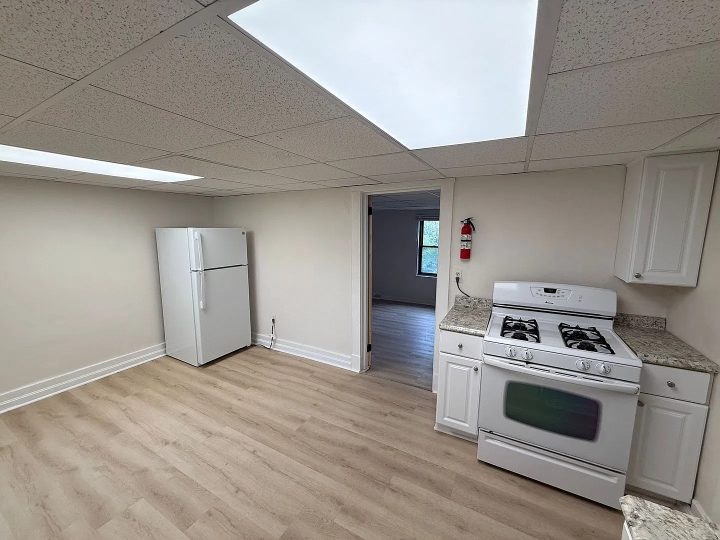 3185 Glendale Avenue — Photo 4
