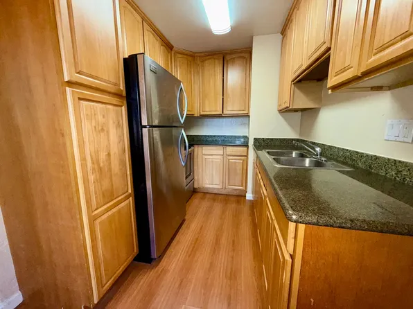 1047 Rich Ave, Mountain View, CA 94040