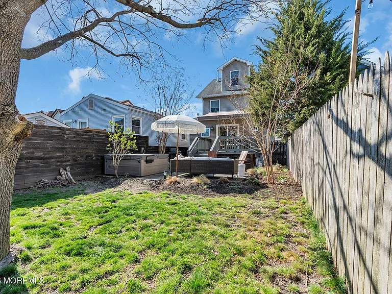 510 Lareine Ave — Photo 35
